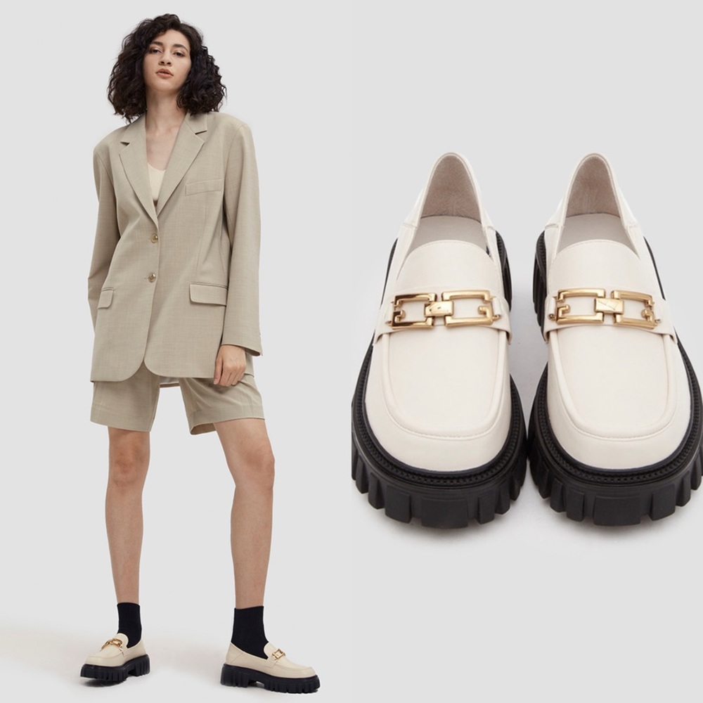 Lattelier Leather Loafers With Chain